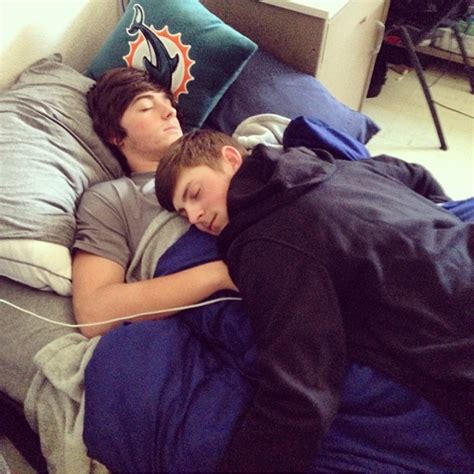 Gay Cuddles Gaymorning Mi Mi Mi Hihi Affection Pinterest