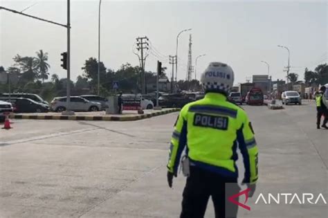 Kepadatan Kendaraan Terjadi Di Ruas Jalur Bogor Menuju Sukabumi