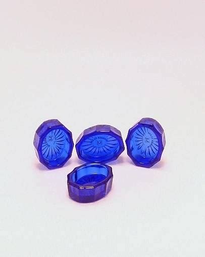 Cobalt blue | Blue glass, Cobalt glassware, Blue glassware