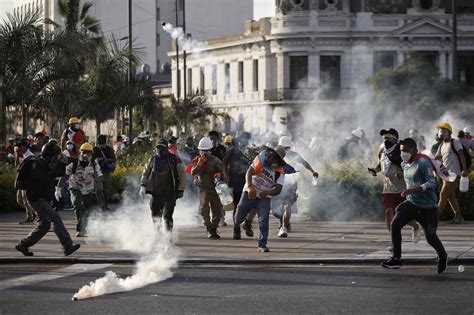 Una Gran Protesta Vuelve A Recorrer Lima Para Exigir La Renuncia De