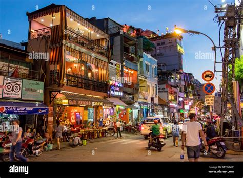 Saigon Vietnam Dec 17 2017 Sunset In The Streets Of Saigon Evening