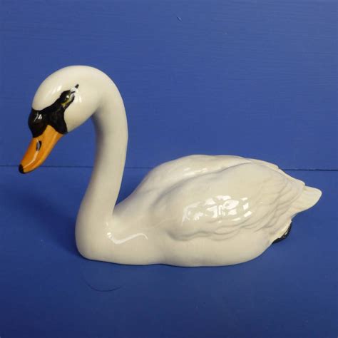 Beswick Swan Head Up Model No 1684