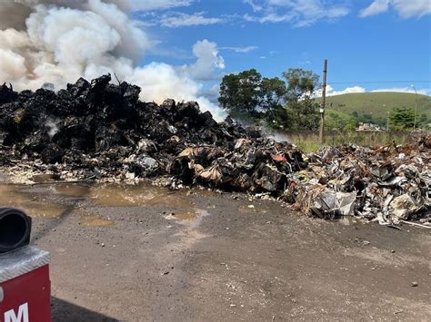 Incêndio atinge área de sucata da ArcelorMittal em Barra Mansa Sul do