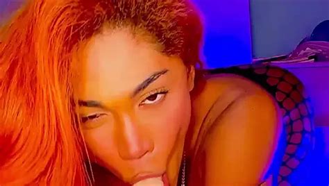 Transe Nimmt Zoll Dildo Auf Ihren Dicken Arsch XHamster