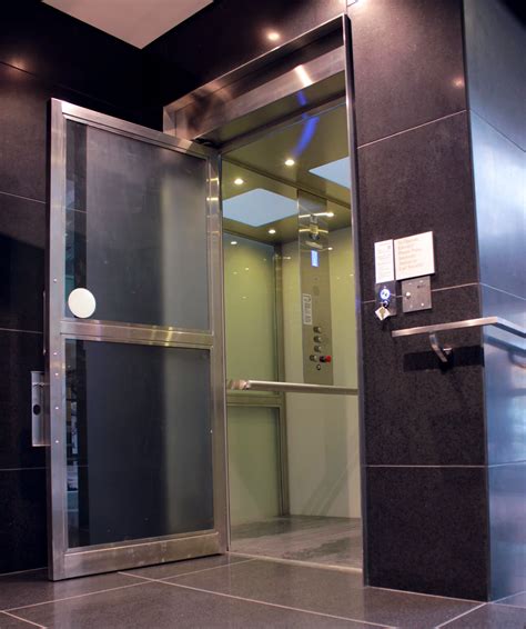 Savaria Prolift Wheelchair Lift
