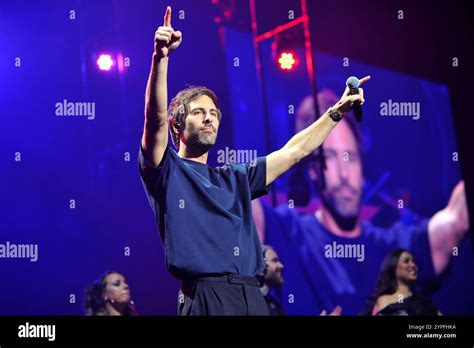 La notte dei Proms 2024 Sänger Max Giesinger während eines Auftrittes