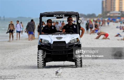 Clearwater Police Photos and Premium High Res Pictures - Getty Images