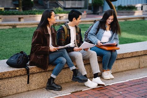 Puedo trabajar si tengo visado de estudiante en España