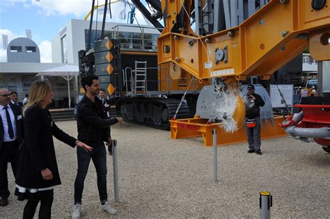 Liebherr Inaugure Les Deux Grues 1000 Ech De Cap