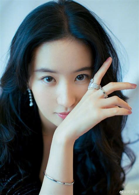 Pin On Liu Yifei Crystal Liu