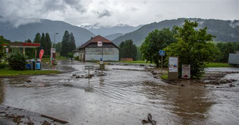 Savoie Vid O Inondation Coul E De Boue Circulation Coup E Les