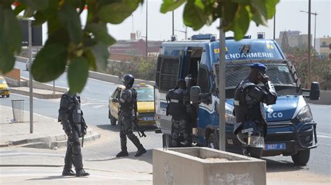 En Direct Affrontement Entre Les Manifestations Et Les Fds La Place