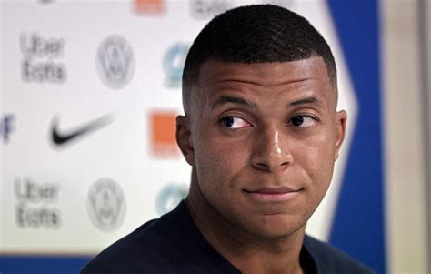 Conf Rence De Presse De Mbapp Kylian Assure Que Le Psg Est Sa