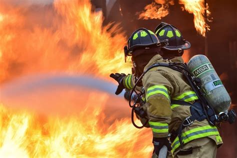 Un Club Din Sighi Oara A Luat Foc N Noaptea De Cr Ciun Ce Ar Fi