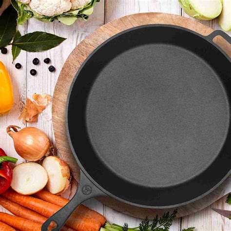 Commercial CHEF 15 Inch Pre Seasoned Cast Iron Skillet Review MeMaws