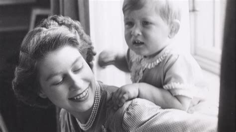 The Legacy of Queen Elizabeth II in Photographs - Artsper Magazine