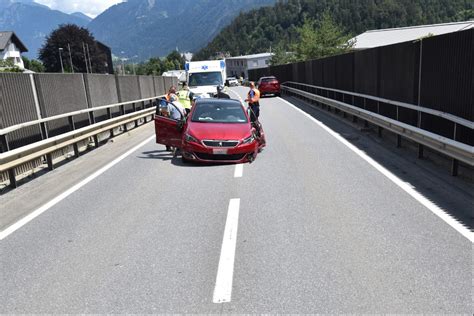 Tamins Si Immette Nella Corsia Opposta E Provoca Un Incidente