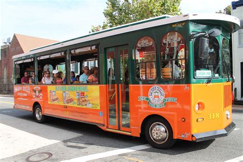 Washington DC Old Town Trolley Tours: Hop on Hop off