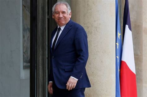 François Bayrou nommé Premier ministre de France par Macron YECLO