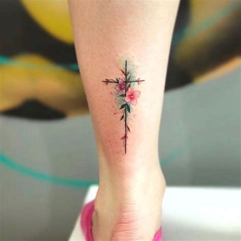 Tatuagem De Cruz Veja Desenhos Que Refletem F E Esperan A Eu Total