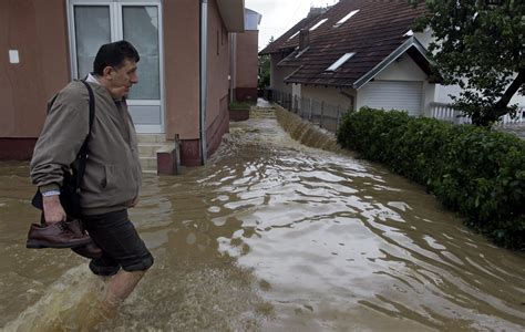 Más De 7 250 Evacuados Por Inundaciones En Serbia Mundo La Región