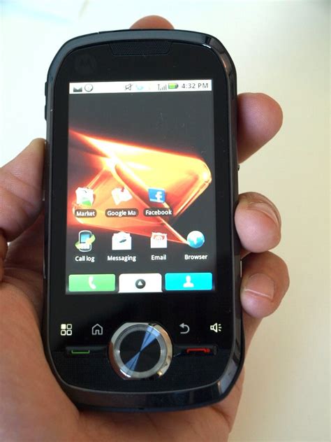 Review: Boost Mobile Motorola i1 – Does prepaid Android work well?