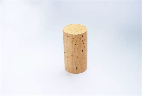 Cork Or Screw Cap Which Is Best For Your Wine Corklink Cork Products Direct From Portugal