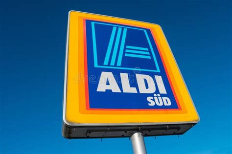 Aachen Germany Enero De Aldi Sud Logo Contra El Cielo Azul En