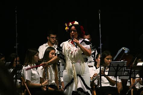 Noche de copla bajo la lluvia con la Asociación Musical Maestro Emilio