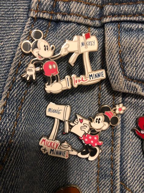 Mickey And Minnie Pin Set Mickey Minnie Disney Pins Enamel Pins