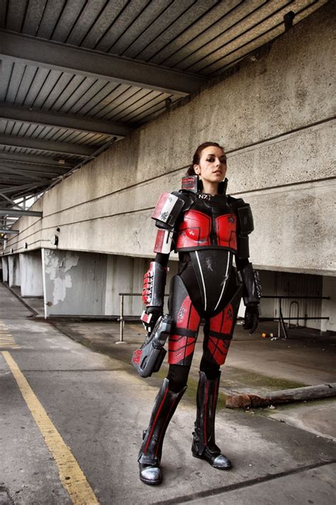 Geek Cosplay Mass Effect Female Commander Shepard — Geektyrant