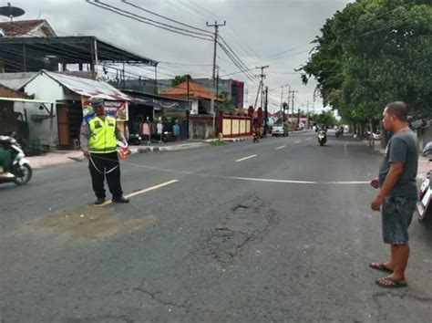 Berkendara Sambil Main Hp Siswi Sma Tewas Tabrak Truk Parkir Di