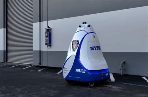 NYPD Security Bot Patrols Subway – New York City News Service