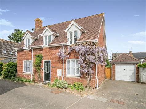 4 Bed Detached House For Sale In Barn Fields Stanway Colchester Co3