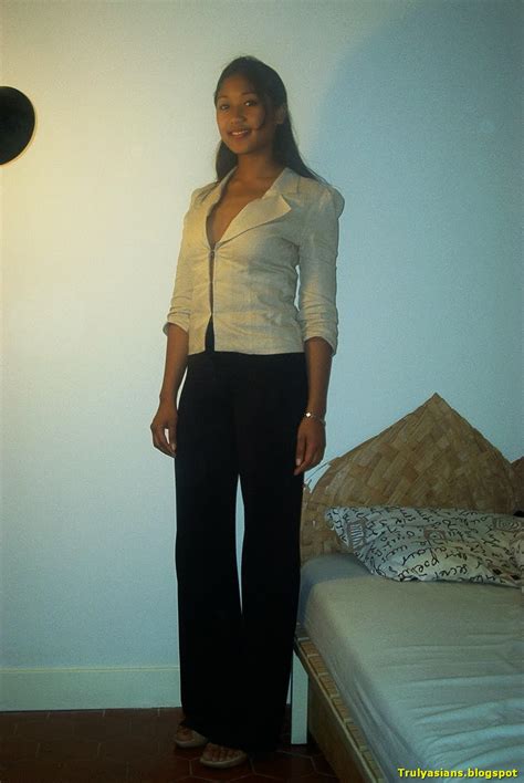 Cute And Innocent Looking Malay Girl Sucking BF Dick 24 Pics Asian Nude Photo Naked Collection