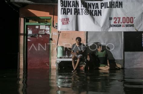 Banjir Di Perkampungan Kota Solo Antara Foto