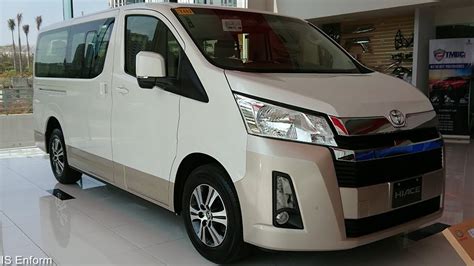 Toyota Hiace Super Grandia Interior