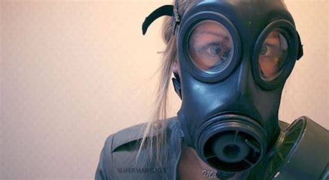 Pin By Jakob Jurka On Gasmaske Gas Mask Gas Mask Girl Gas Mask Art