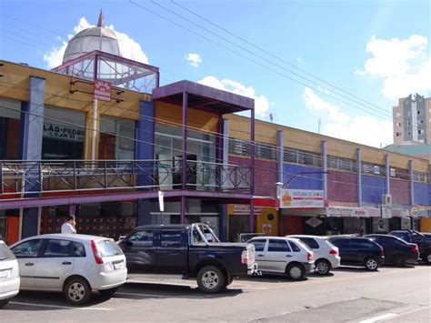 Mercado Municipal é invadido e cinco lojas são furtadas