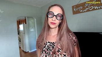 MILF Vicky Vixx Pissing Her Panties Omorashi Trailer XVIDEOS