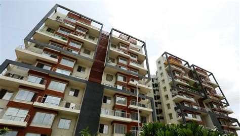 pune flat sizes shrink     years punekar news