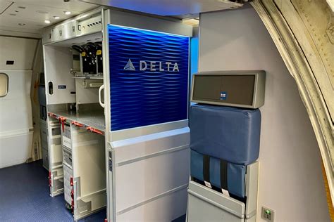 Onboard Deltas First Retrofitted Boeing 767 With Snazzy New Cabins