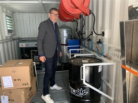 Cette Entreprise Bretonne Transforme Des Containers En Piscines