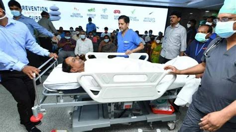 Former Cm Kcr Injured Admitted To Hospital Tamil News