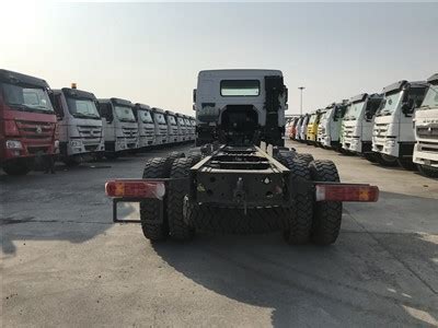 China SINOTRUK HOWO Cargo Truck Chassis Factory Direct Sale 6x4 Wheeler