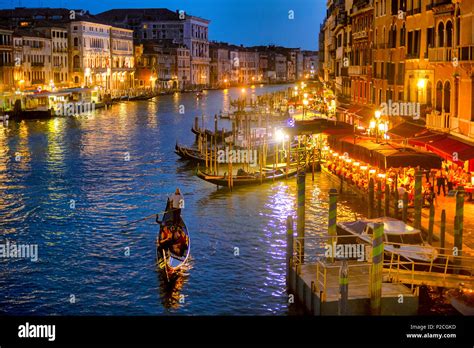 Venezia Gondola Canal Hi Res Stock Photography And Images Alamy