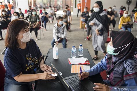 Jiwa Penduduk Ri Telah Menjalani Vaksinasi Dosis Pertama