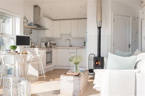 The Edge Luxury Self Catering Beach Hut Whitsand Bay Cornwall