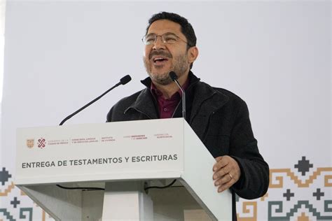 Martí Batres entrega más de 6 mil escrituras y testamentos en CdMx