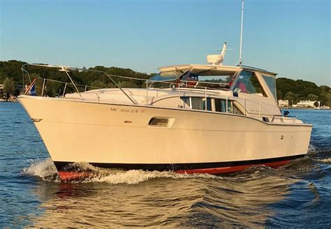 1968 Chris Craft 35 COMMANDER Bateaux de plaisance à vendre YachtWorld